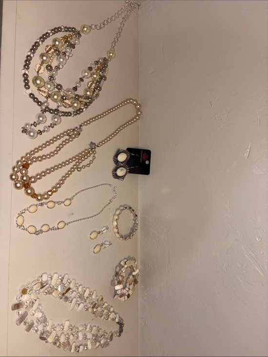 paparazzi Jewelry - paparazzi Cream and Gold Layered Necklace Collection